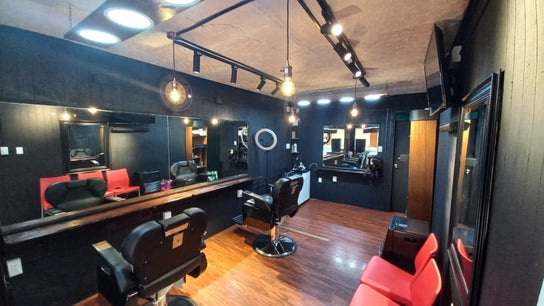 HEBREO BARBERÍA STUDIO