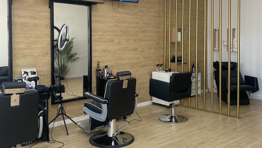 Εικόνα O Dom Barbershop 1