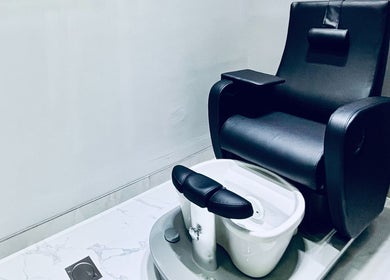 Luxurious pedicure chair at Big City Barbershop, Dubai, Dubai, AE, offers premium comfort.