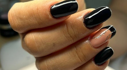 Joyce Almeida Nails image 3