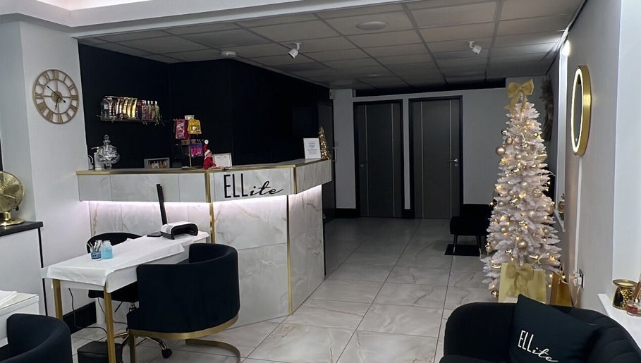 Elegant reception area at Ellite Tanning Aesthetics & Beauty Bar in Sheffield, England, GB, featuring chic decor.