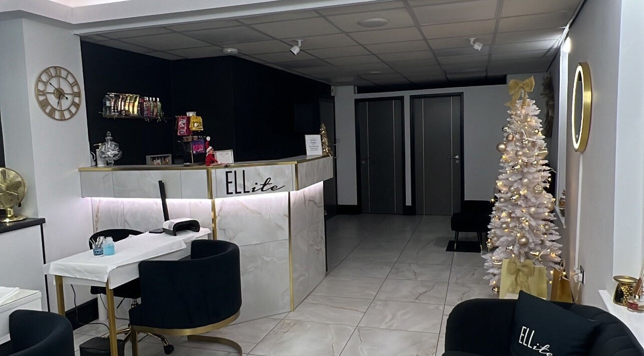 Elegant reception area at Ellite Tanning Aesthetics & Beauty Bar in Sheffield, England, GB, featuring chic decor.