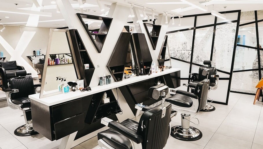 X Hair Lounge - City Center Mirdif afbeelding 1