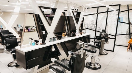 X Hair Lounge - City Center Mirdif