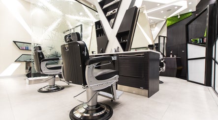 X Hair Lounge - City Center Mirdif afbeelding 2