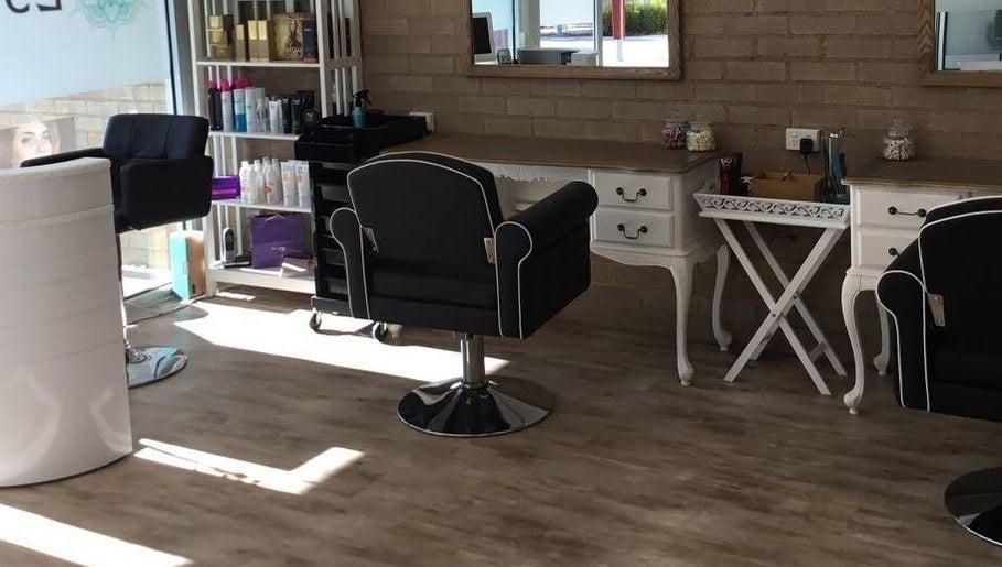 Escada Hair image 1