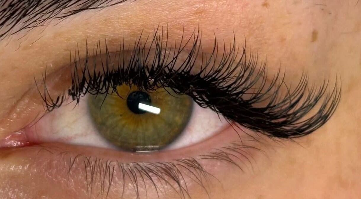 Lunghe ciglia curate a Daiana Beauty Studio, Aviano, Friuli Venezia Giulia, IT. Perfetta applicazione.