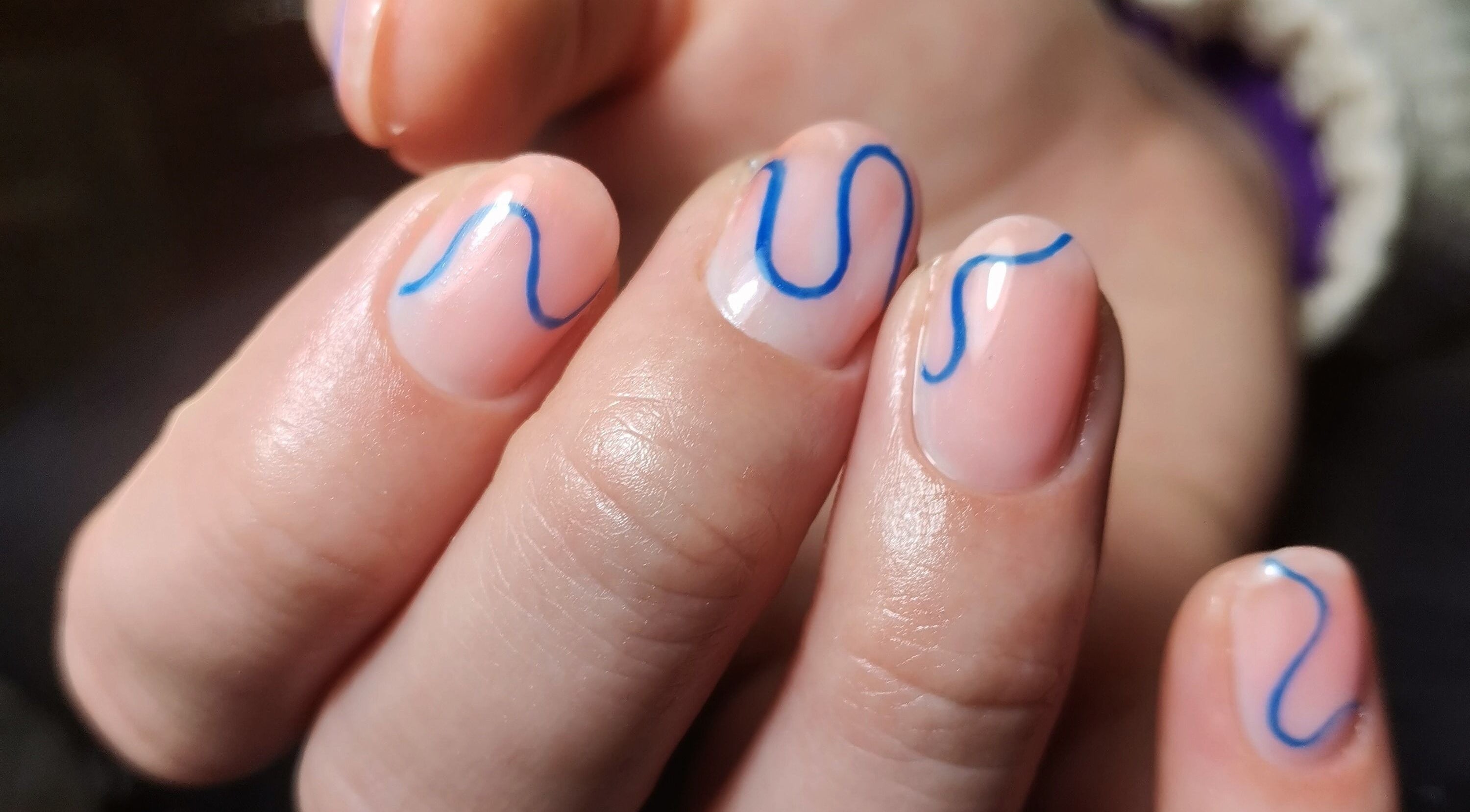 Elegant blue wave nail art at Raak Rustig Nails in Jeffreys Bay, Eastern Cape, ZA.