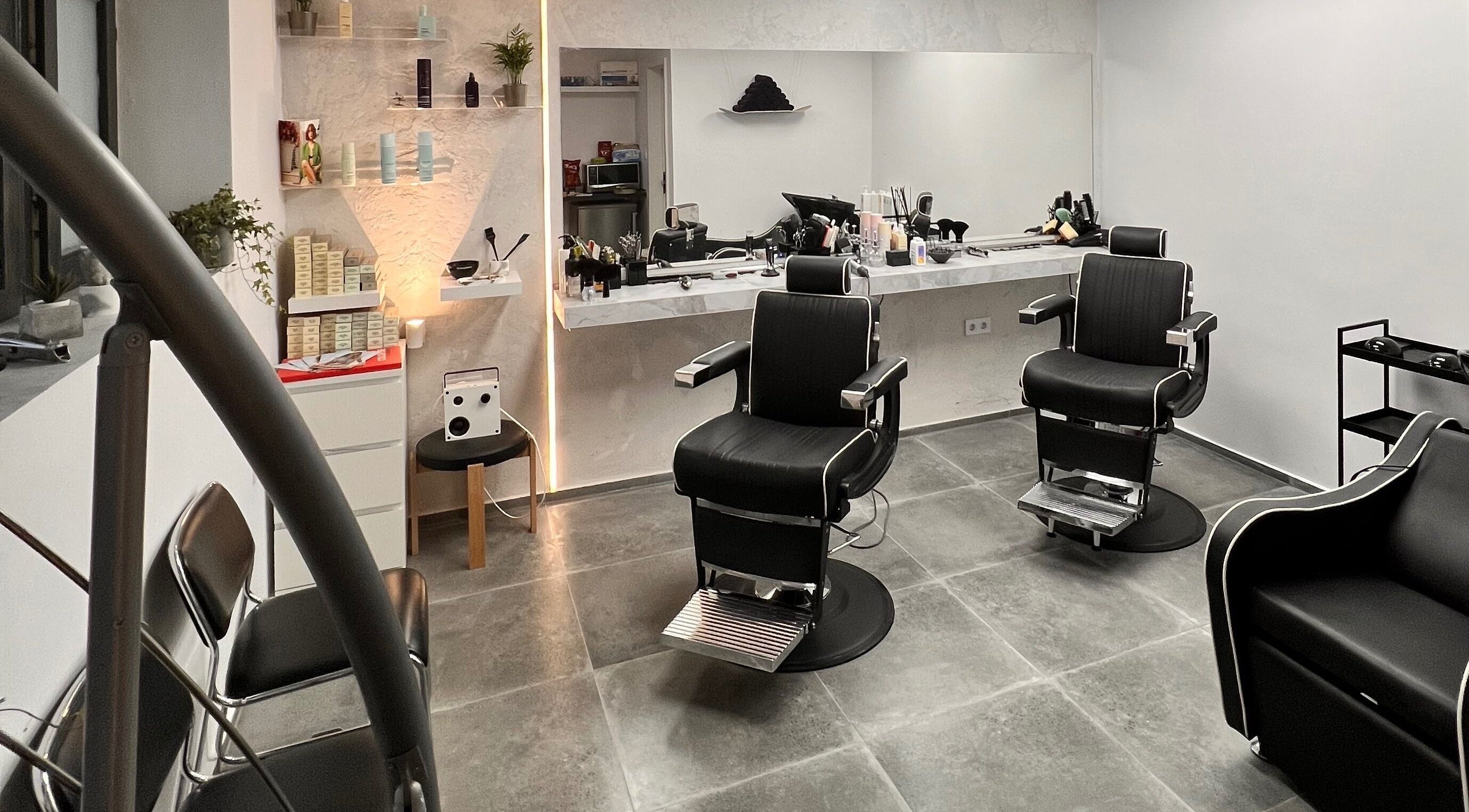 S I K Y ‘s modern szépségszalon Budapest, Magyar, HU - elegáns berendezés.