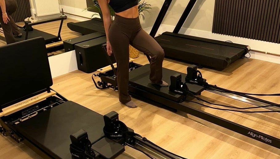 Pilates with Holly billede 1