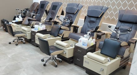 Polished Nail Salon изображение 2