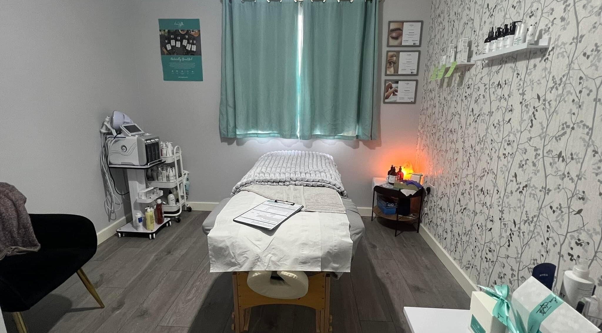 Cozy beauty room at YG Beauty, Middlesbrough, GB with massage table and soothing decor.