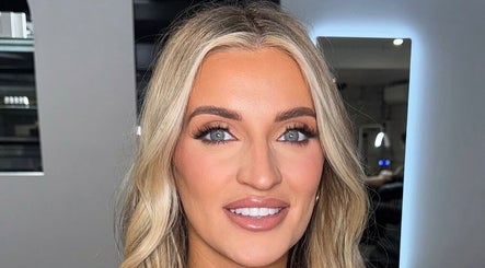 Sophie Humphries Makeup图像3