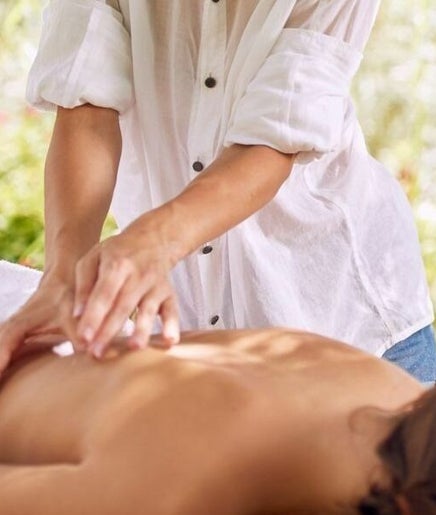 Immagine 2, Holistic Massage and Facials