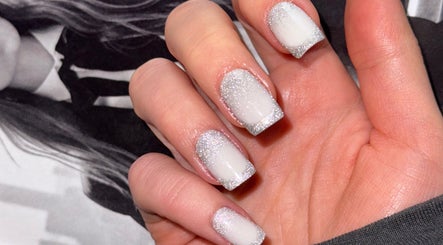 Nail Top Lab image 2
