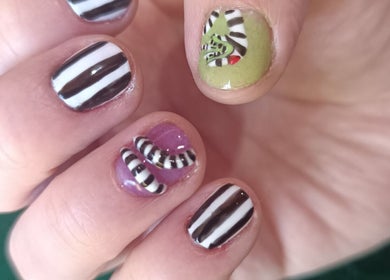 Diseño de uñas llamativo en Purple Paw Nails, Santiago, Región Metropolitana, CL.