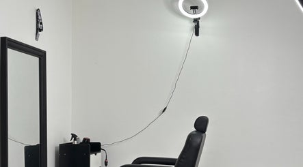 Kev H.Barberstudio image 2
