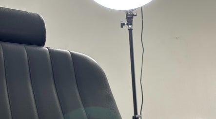 Kev H.Barberstudio image 3