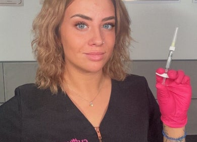 Beautician at Mad Aesthetics in Southampton, England, GB offers injectable treatments with precision.