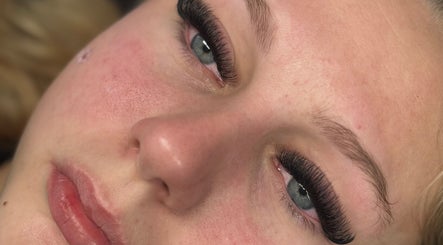 Shanias Beauty Lounge