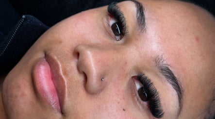 Shanias Beauty Lounge image 3