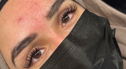Close-up of elegant lash extensions at Lashgal.ldn, Ilford, GB, showcasing meticulous artistry.