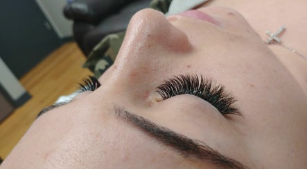 Kim's Lash Studio Somerset image 3