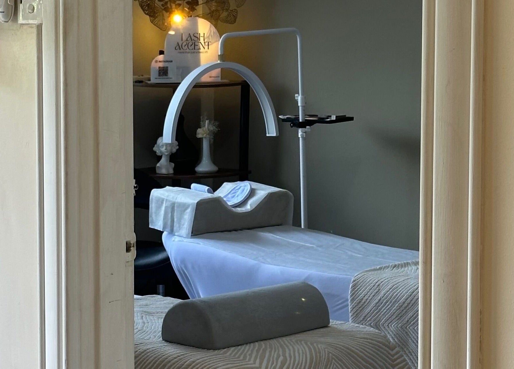 Relaxing spa bed at Lash Accent, Kota Kinabalu, Sabah, MY. Perfect for beauty treatments in a serene setting.