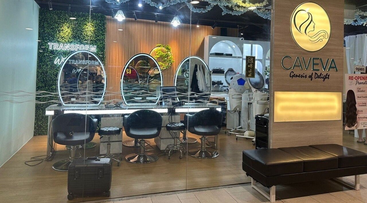 Interior of Caveva Hair Salon @ Oasis Terraces Punggol, Singapore. Modern styling stations and seating.