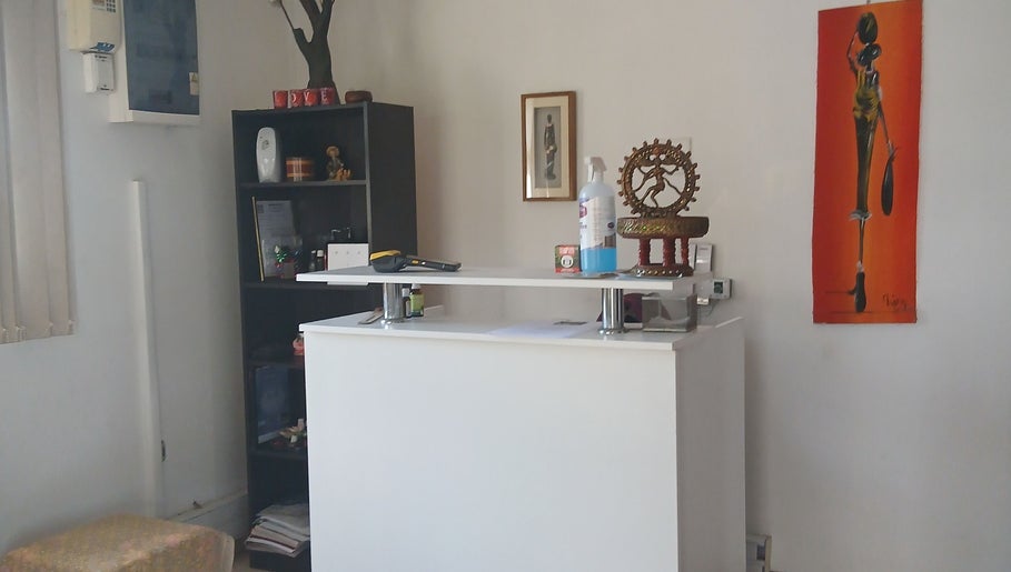 Reception area of MoiThai Spa in Westville, Kwazulu-natal, ZA with modern decor and soothing ambiance.