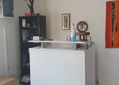 Reception area of MoiThai Spa in Westville, Kwazulu-natal, ZA with modern decor and soothing ambiance.