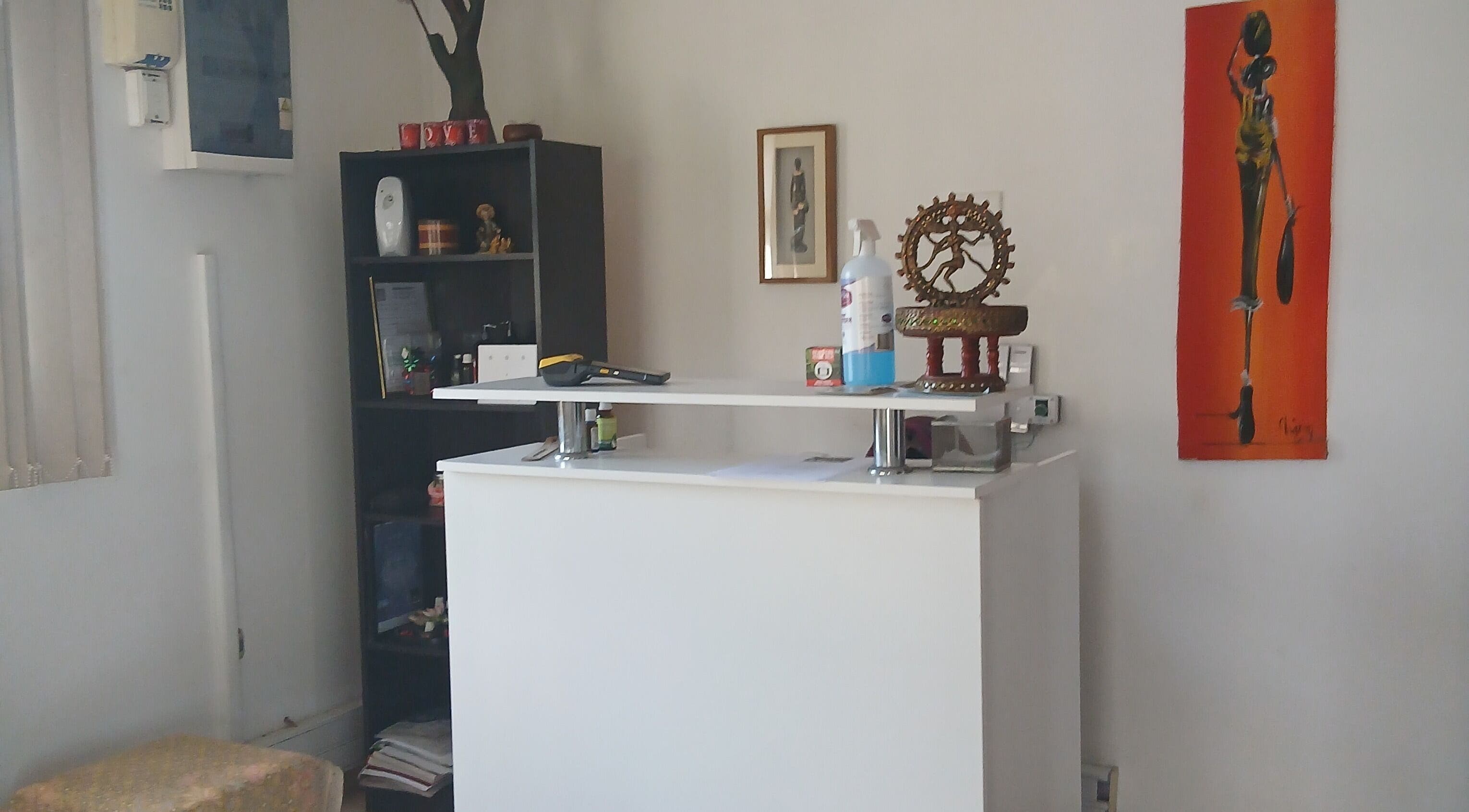 Reception area of MoiThai Spa in Westville, Kwazulu-natal, ZA with modern decor and soothing ambiance.