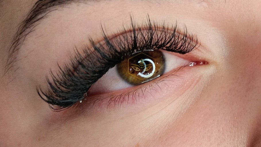 Erika Elizabeth Lashes Studio image 1