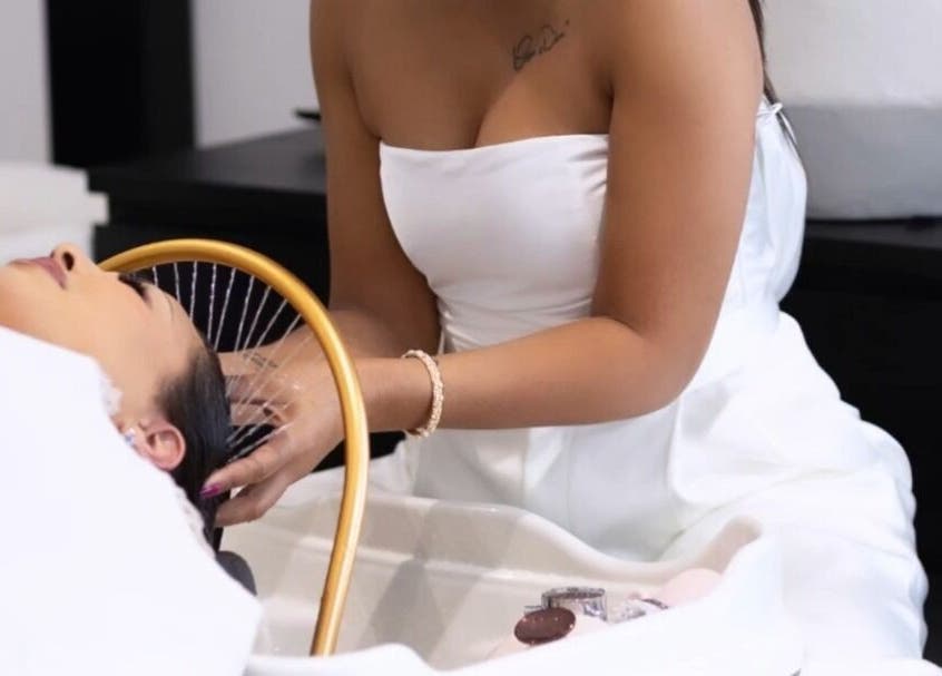 Soins capillaires au Renaissance Hair Head Spa & Aesthetic à Genève, Genève, CH. Relaxation totale assurée.