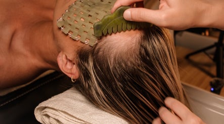 Relaxing jade massage at Head Space Manchester, Manchester, England, GB for wellness rejuvenation.