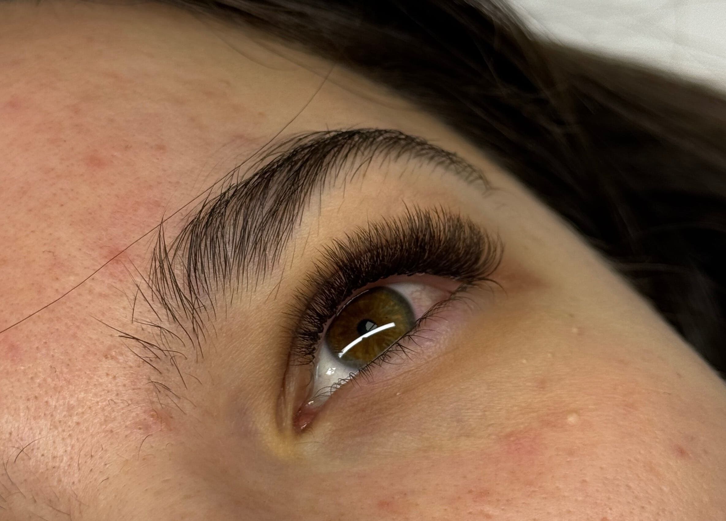 Extension de cils chez L’atelier de Kate à Compiègne, Hauts-de-France, FR, experte en beauté du regard.