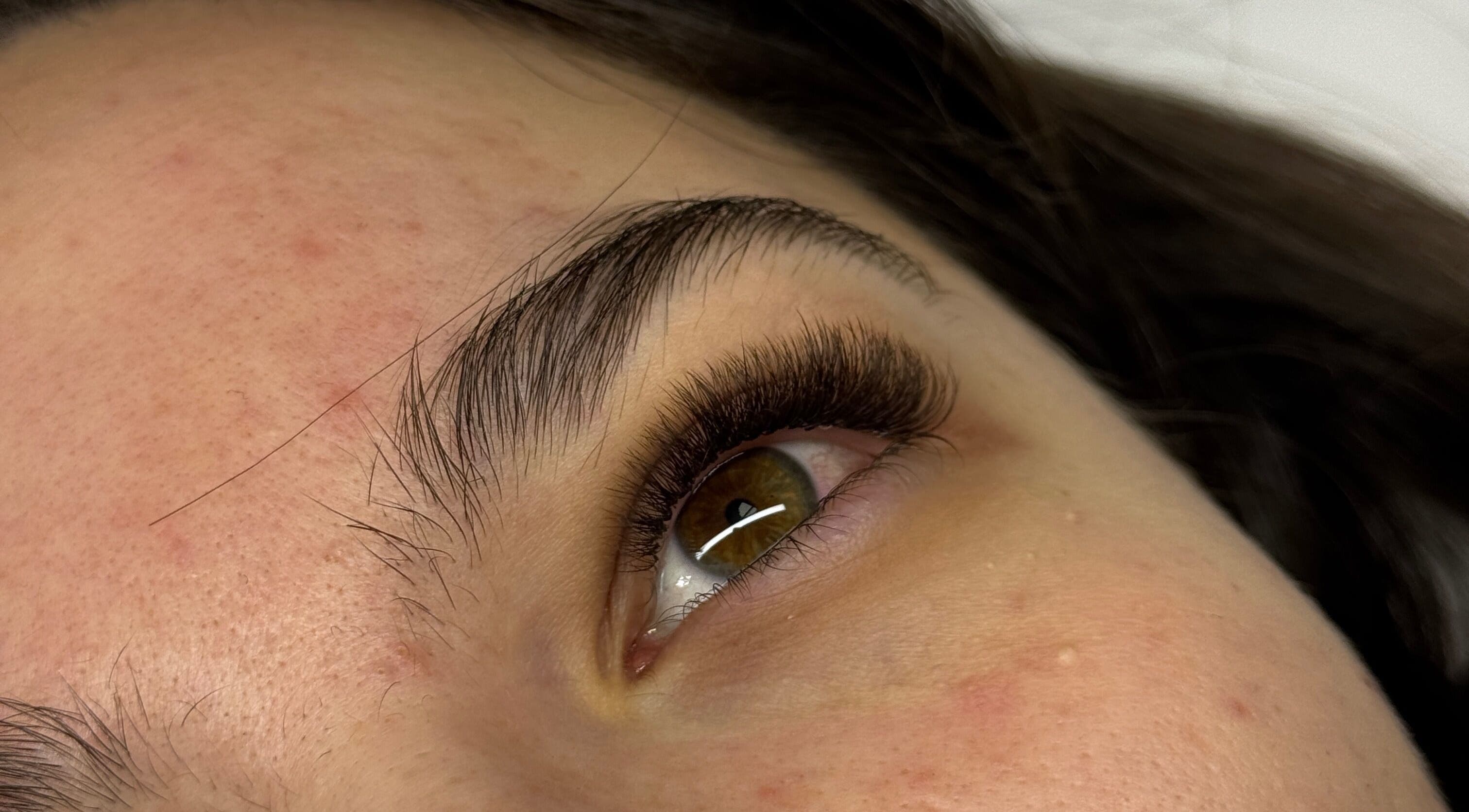 Extension de cils chez L’atelier de Kate à Compiègne, Hauts-de-France, FR, experte en beauté du regard.