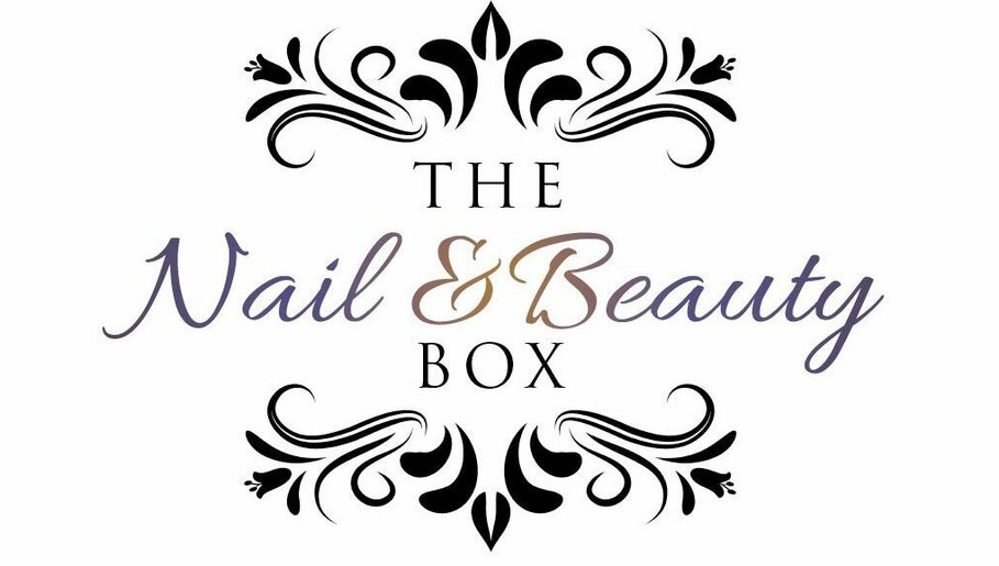 Imagen 1 de The Nail & Beauty Box & Smileology UK