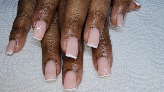 Elle Nails 246