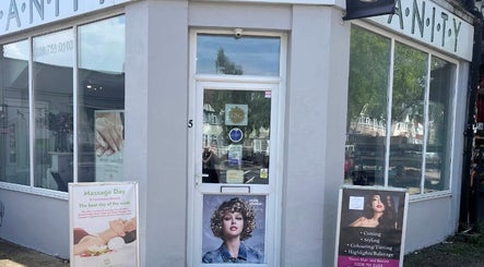 Vanity Hair And Beauty Salon image 3