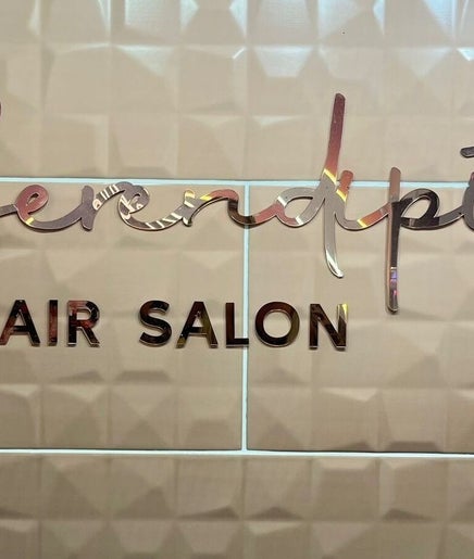 SERENDIPITY HAIR SALON – obraz 2