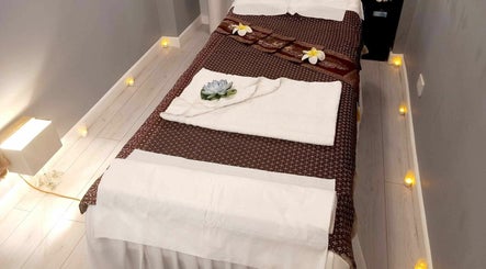 Prim Senior Thai Massage, 53 Junction Rd, Archway, London N19 5QU imaginea 3