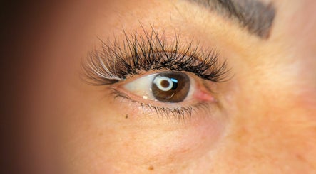 Sol Lash Bar image 3