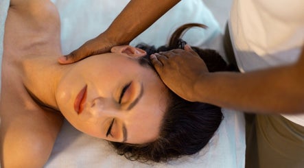 Silvia MacKinnon Holistic Therapy c/o Our Skin Clinic image 2