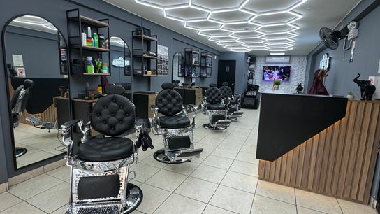 Monarca Barbería PREMIUM-San Isidro