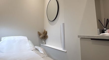Revive Aesthetics, bilde 2