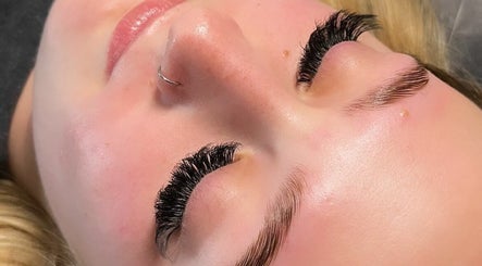 831 Lash Studio + Skin by Tayah