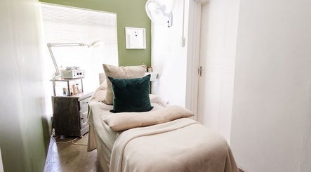 Relaxing spa bed setup at Perfectly Beautiful, Bloemfontein, Free State, ZA for ultimate comfort.