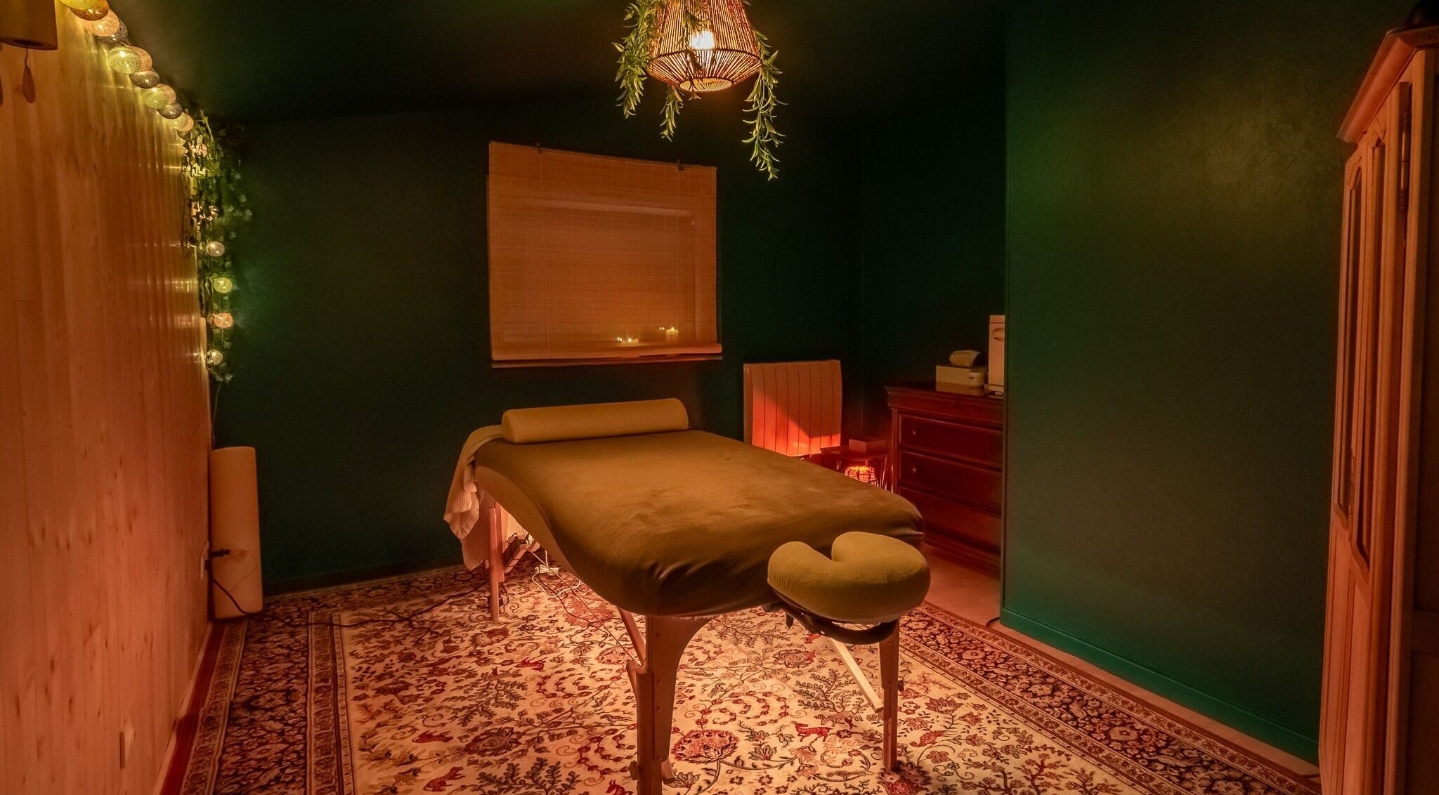 Salle de massage paisible chez Les Mains De Matthieu, Bessoncourt, Bourgogne-franche-comté, FR.