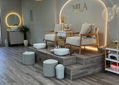 Zona de manicura de Mila Nail Art Costa Del Este en Panamá, Provincia De Panamá, PA con sillas cómodas.
